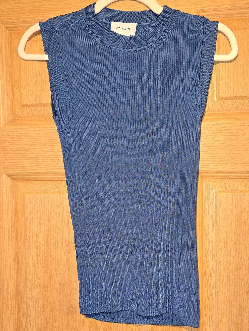 St. John Sleeveless Ribbed Knit Shell - Blue